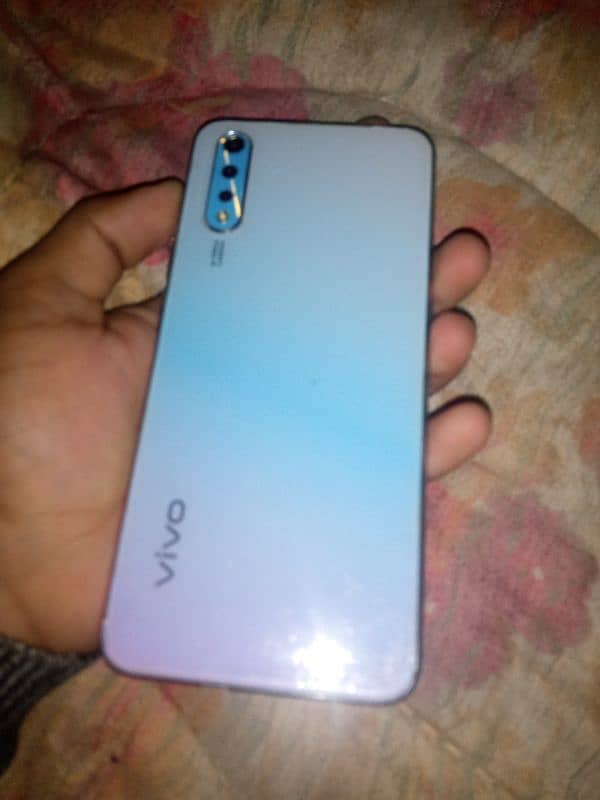 vivo S 1 10by 9 condition 8/ 256 with box 2