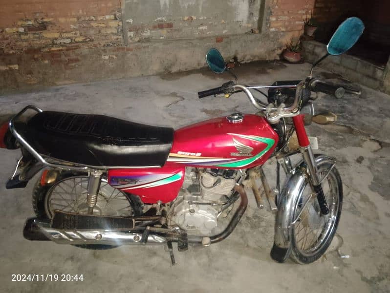 Honda 125 (SGN-14-302) 0