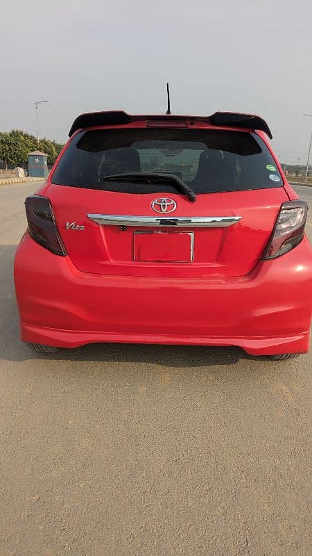 Toyota Vitz 1.0  2013 1