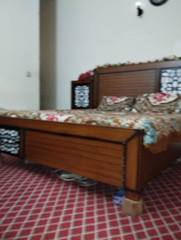 Bed King Size with Foam, 3x Side tables,& Dressing 3