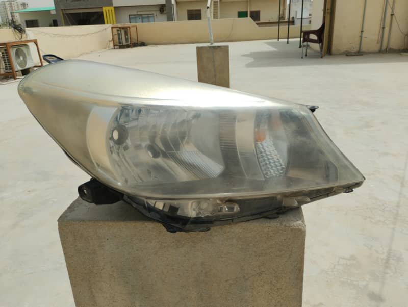 Vitz 2013 Headlight Left side (Driver side) 0