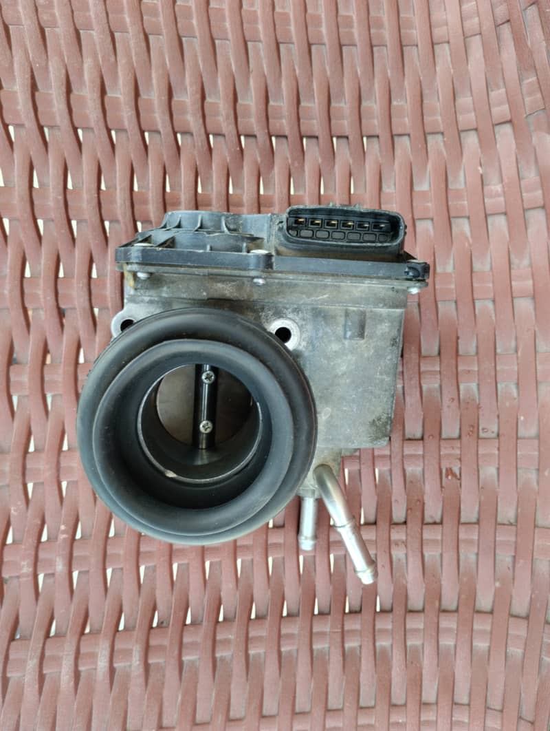 Vitz 2013 Throttle Body 3