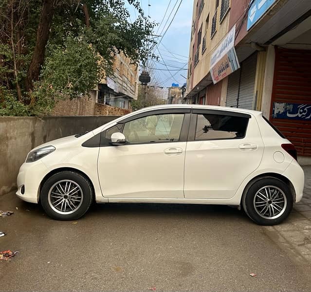 Toyota Vitz 2013/2016 3