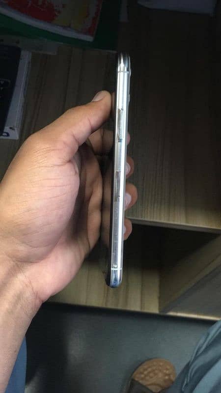 iphone 11 pro PTA approved 4