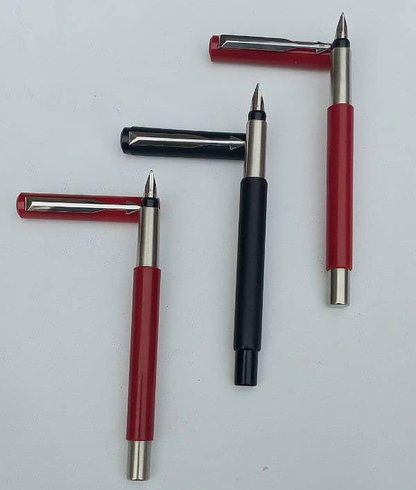 Parker Vector fountain pens. 4