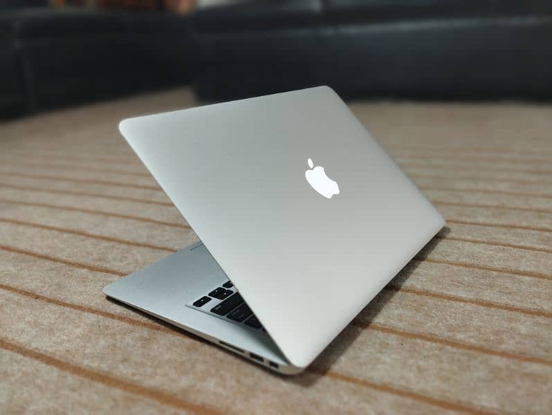 MacBook Air 2015 (13 inch) 1