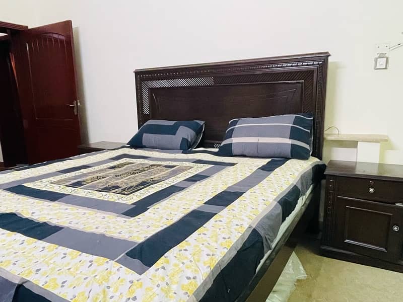 Bed to sell urgently 1