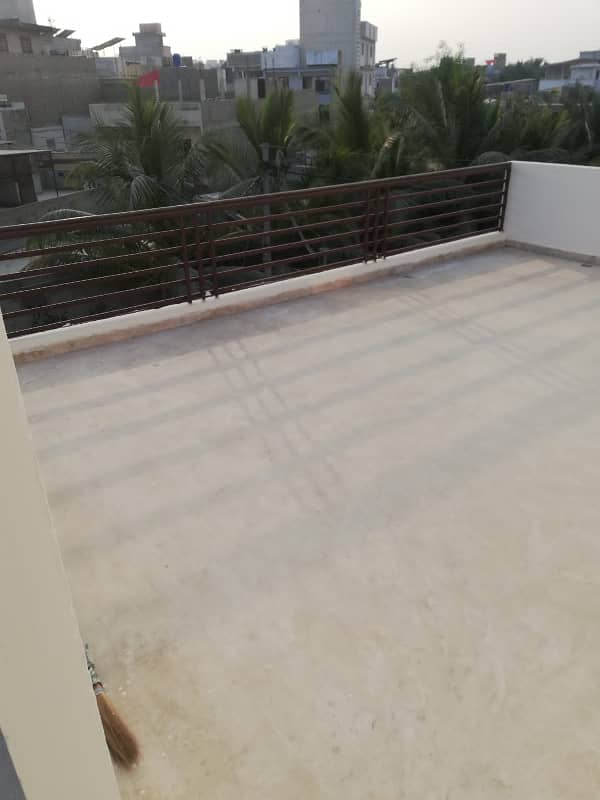 Portion 400 Sq yards 2 Beds DD West Open 2nd Floor in Old Raviyaan Society 2