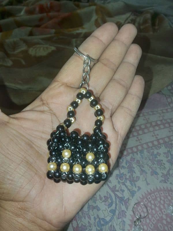 handmade crystal pearl keychain 2