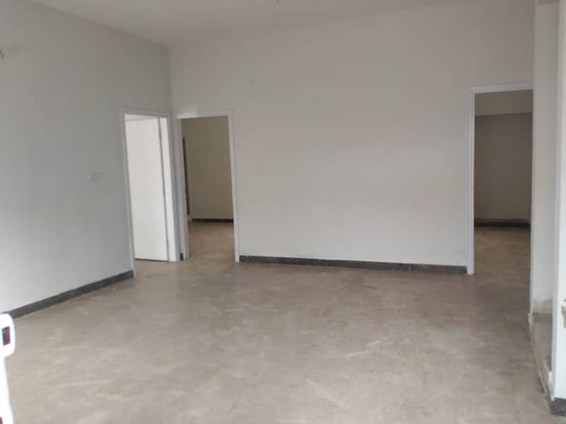 Portion Ground Floor 3 Beds DD West Open In Mehran Banglows Rent Only 45 Thousand 5