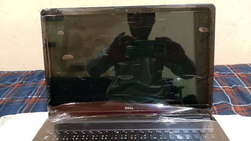 DELL touch screen laptop, Core i3, 4th Generation, 8GB RAM, 1