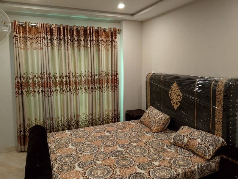 Furnish laxry apartment bahria town lahore par day weekly available for rent 2