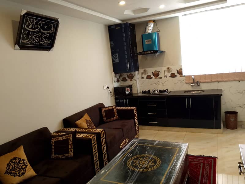 Furnish laxry apartment bahria town lahore par day weekly available for rent 6