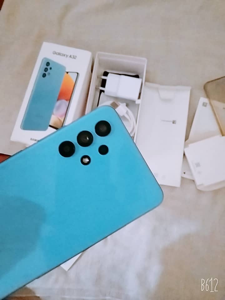 Samsung a 32 all okay 10/10 contact my whatsap number 03263470894 0