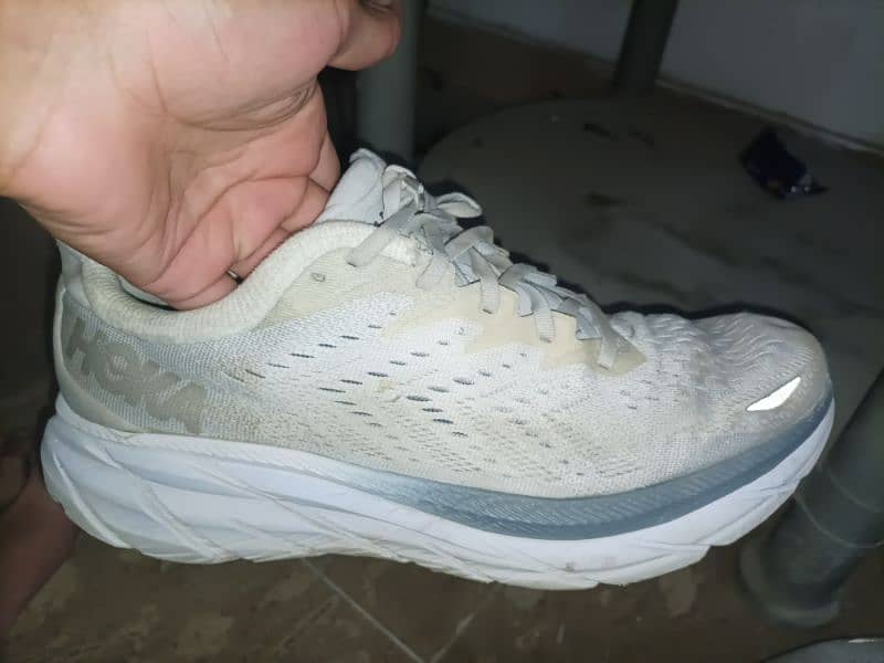 Hoka brand size 11.5. 03072792711 1