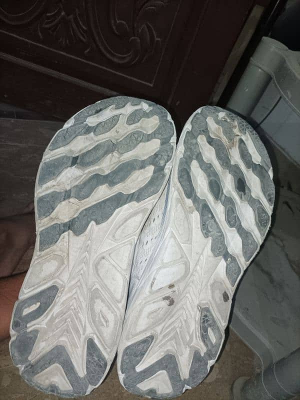 Hoka brand size 11.5. 03072792711 6