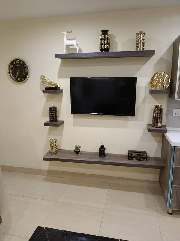 1bed room VIP apartment for rent on daily basis in bahria town 5