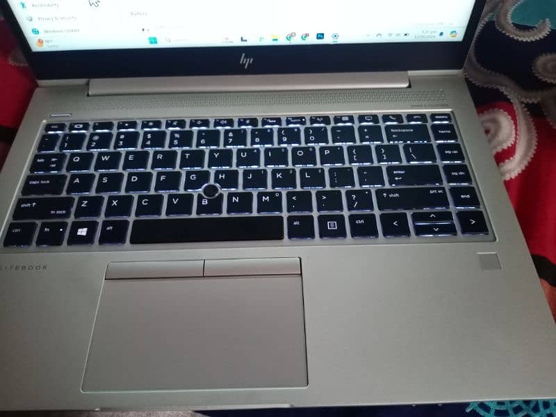 HP EliteBook 840 G5 0