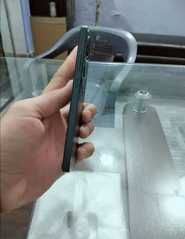 Oppo Reno 11F 5G 9 months warranty 10/10 1