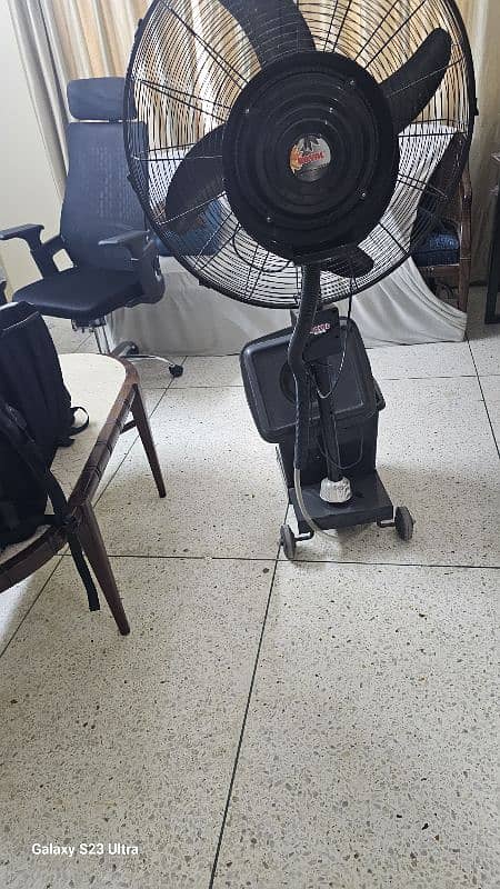 Pedestal Fan with water bucket and cooling system 0