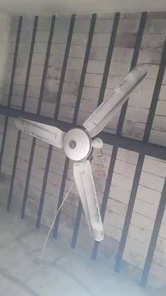 seĺling fan confition new