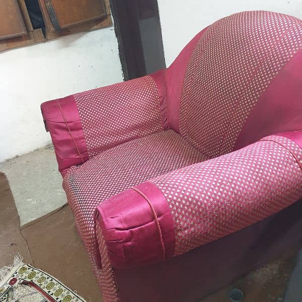 1 single seat sofa for sale 0