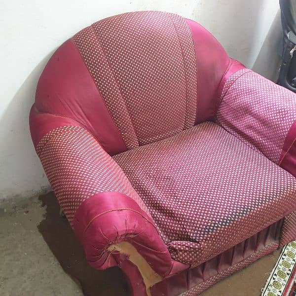 1 single seat sofa for sale 3