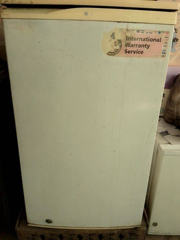 LG Mini fridge for Sale. 3