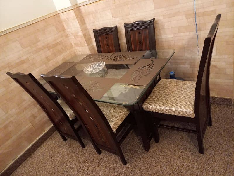 6 seater dining table 0