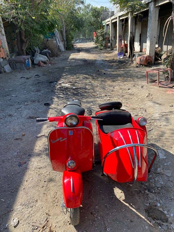 Italian sidecar vespa 1966 model 5