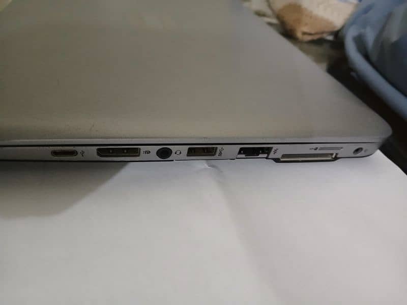 HP EliteBook 820 G4 - Core i5 7th Gen, 8GB RAM, 256GB SSD 6