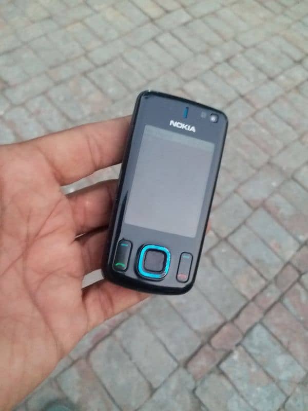 Nokia 6600 slider 1