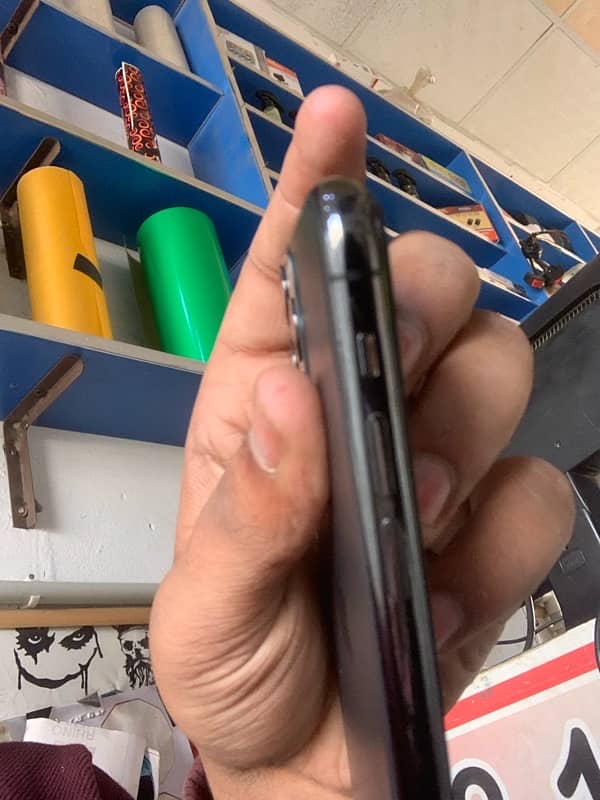 i phone 11pro 256 factory 4