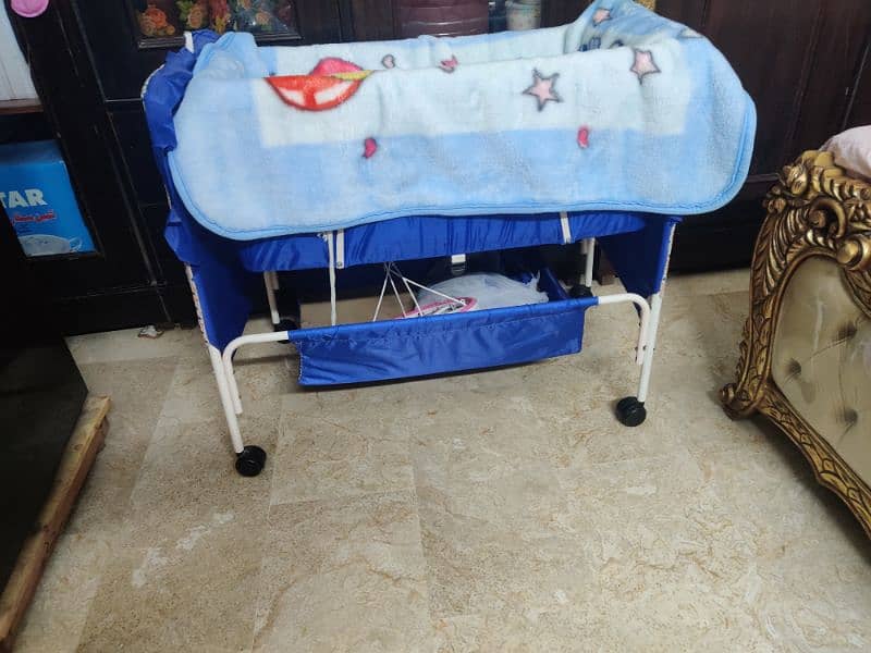 baby cot 2