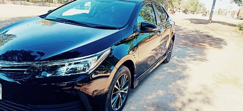 Toyota Corolla Altis 2019 Bumper to bumper genie. VIP condition 2