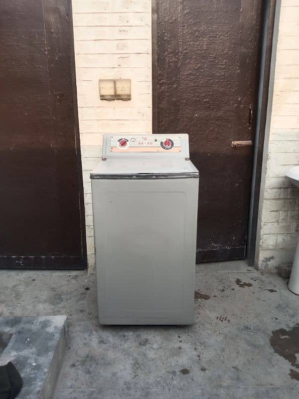 Sanyo washing machine for sale 0