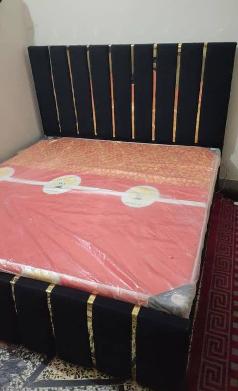 king size bed Just 1 month used Like new condition 10/10 1