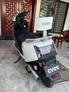 Evee Electric scooty