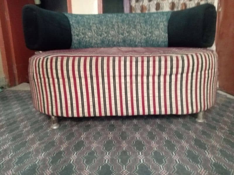 2 seater sofa used hai 1