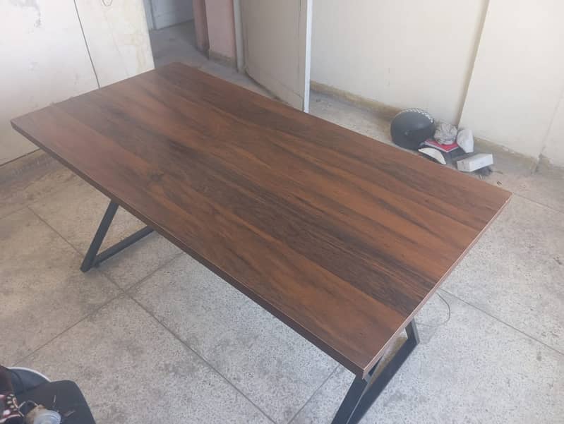 Executive Table and Gaming Desktop Table in Excellent Condition 7