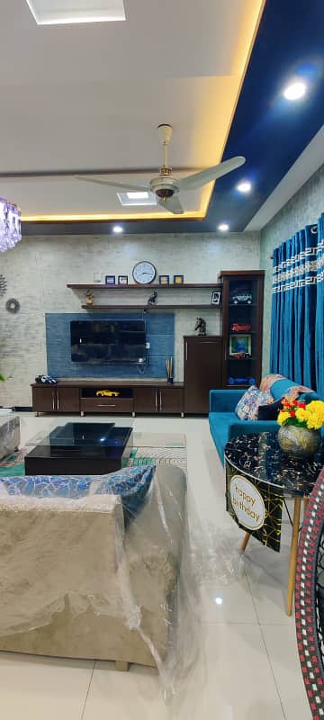 1 KANAL BEAUTIFUL HOUSE AVAILABLE FOR SALE IN LDA AVENUE 32