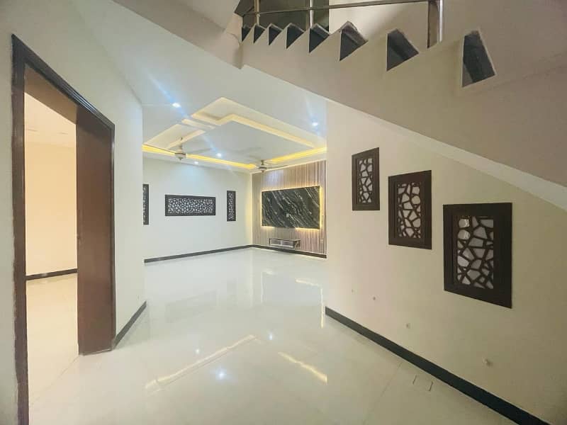 10 marla full house available for rent in bahria enclave 1