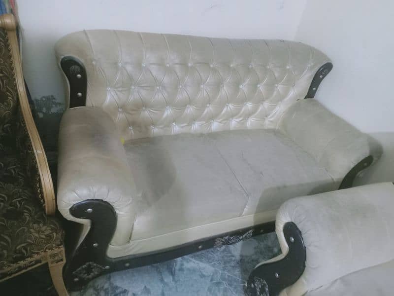 Used Sofa for sale 3