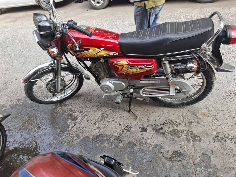 honda 125 red colour orignal 8