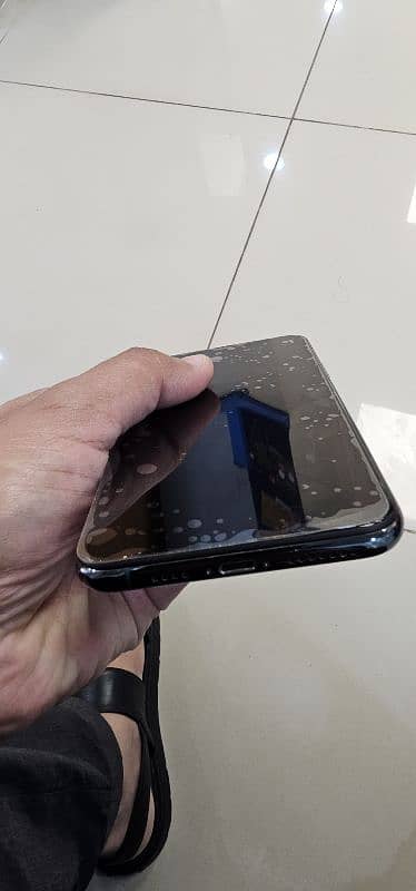 iphone 11 Pro Max condition 9/10 6