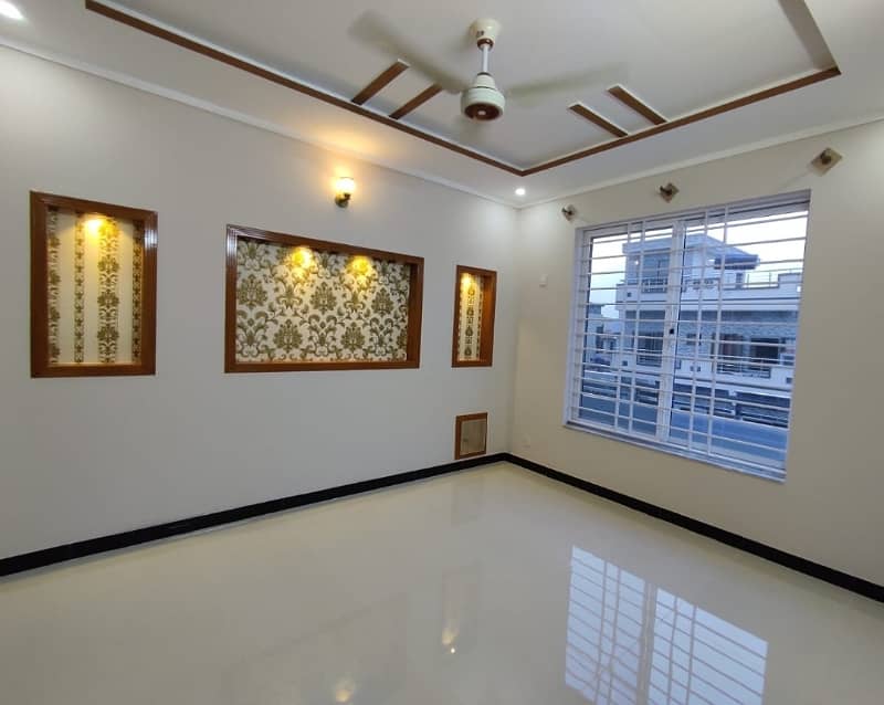 4 Marlas Tile Flooring Double Storey Near Park & Kashmir Highway G-13 0