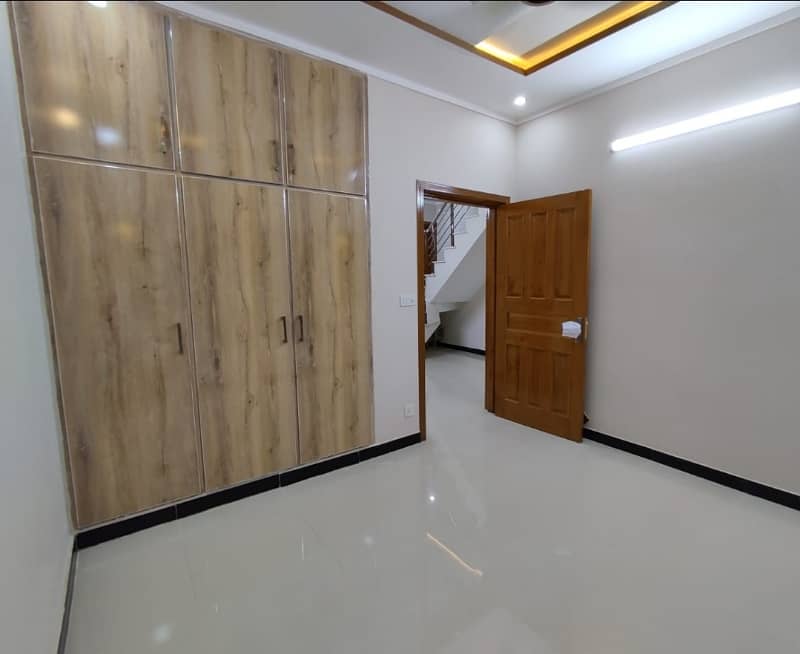 4 Marlas Tile Flooring Double Storey Near Park & Kashmir Highway G-13 9