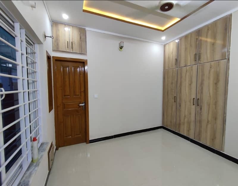 4 Marlas Tile Flooring Double Storey Near Park & Kashmir Highway G-13 14