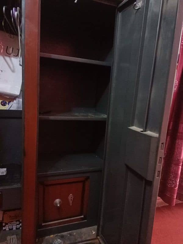 Steel Cupboard urgent for sale 4