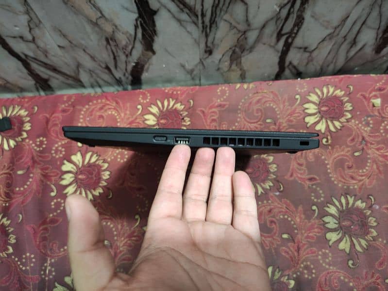 Lenovo Thinkpad X1 Carbon (ci5 8th) 7th gen (A plus condition) 5